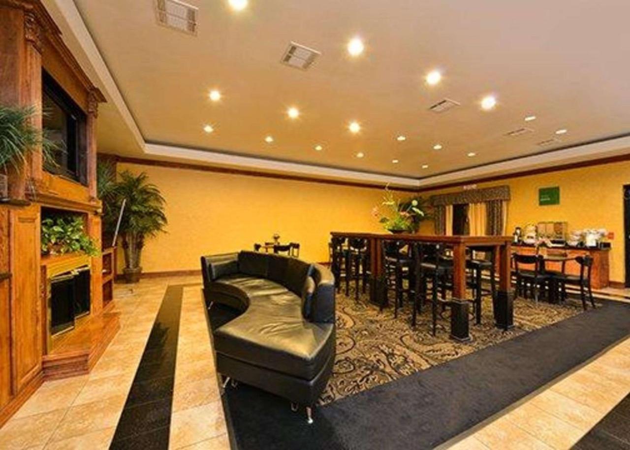 Comfort Suites Bay City Extérieur photo