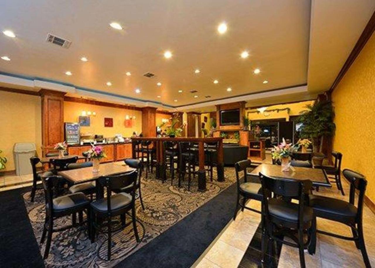 Comfort Suites Bay City Extérieur photo